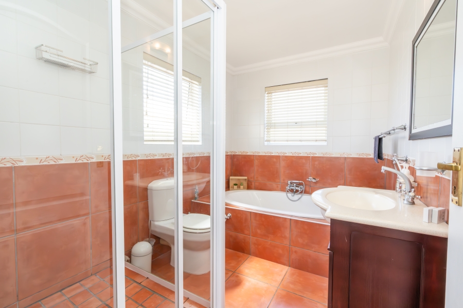 5 Bedroom Property for Sale in Waterfront Western Cape